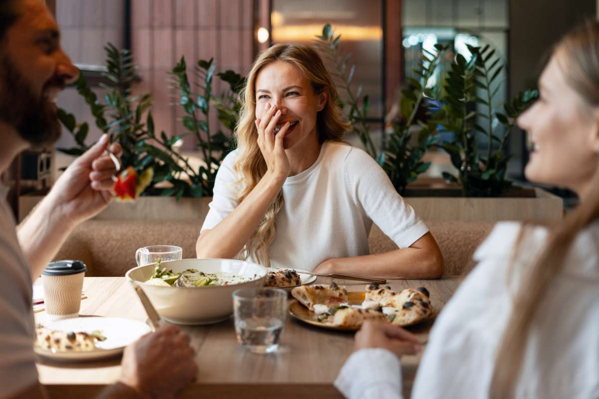 La Gen Z remet au goût du jour une tendance de resto que beaucoup fuyaient