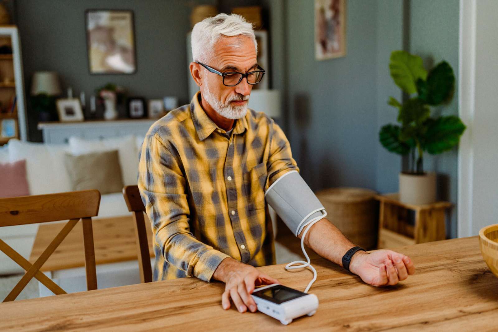 Votre tension pourrait décider de votre mémoire : les chercheurs dévoilent un lien inattendu