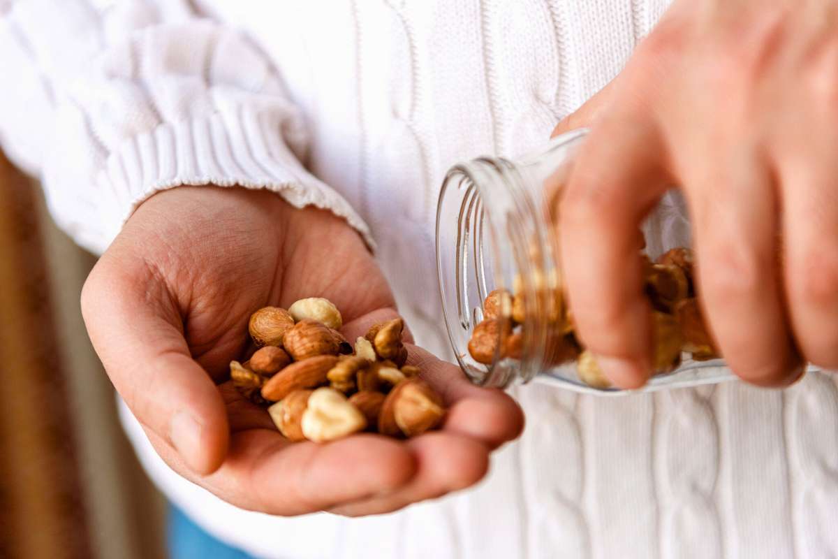Adieu les collations qui font grossir : cette poignée quotidienne coupe la faim