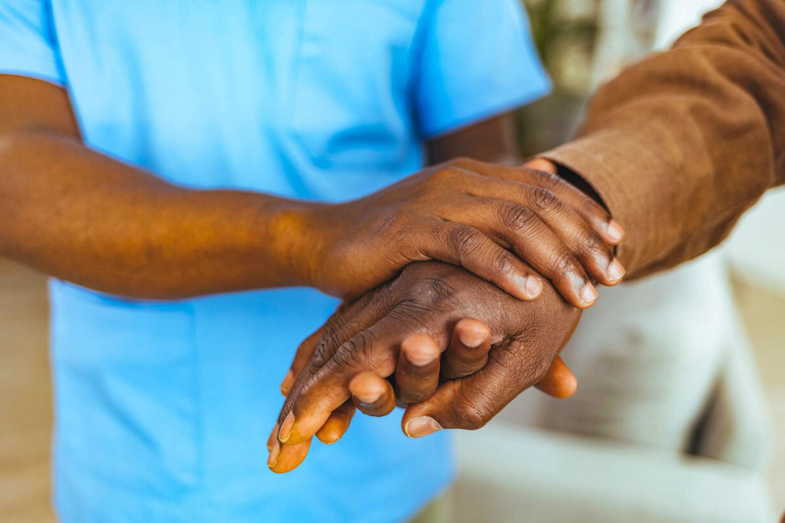 Personne ne l’avait vu venir : ce virus « inoffensif » apparaît dans le cerveau des malades de Parkinson