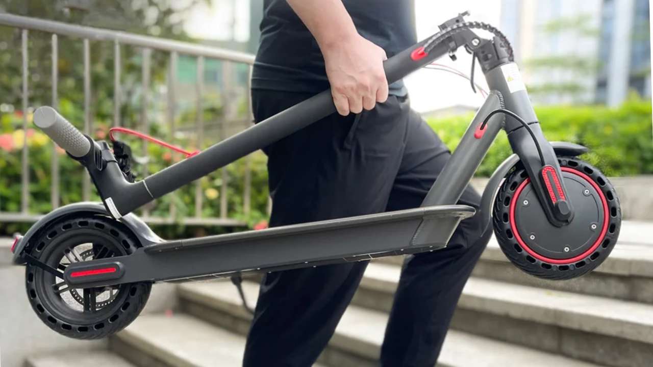 Moteur 350W et 30 km d'autonomie : la trottinette électrique Sunnigoo N7 Pro passe sous les 130 €
