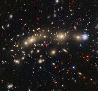 Le télescope James-Webb vient peut-être de trouver l’un des meilleurs indices sur les premières étoiles de l’Univers