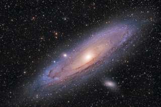 Des astronomes découvrent près d’Andromède une galaxie qui défie les théories