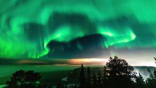 En Islande, un photographe capture une « aurore boréale noire »… un phénomène que l’on ne sait toujours pas prévoir