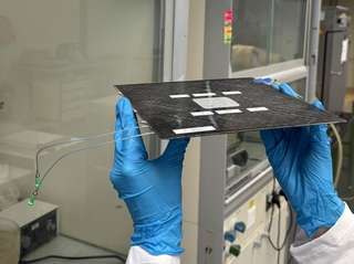 Des vaisseaux spatiaux qui se réparent eux-mêmes ? L’ESA mise sur un matériau du futur