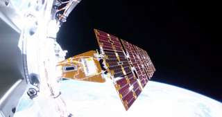 Panique à la Nasa avec sa mission spéciale de sauvetage : le robot qui doit capturer le satellite est devenu incontrôlable !