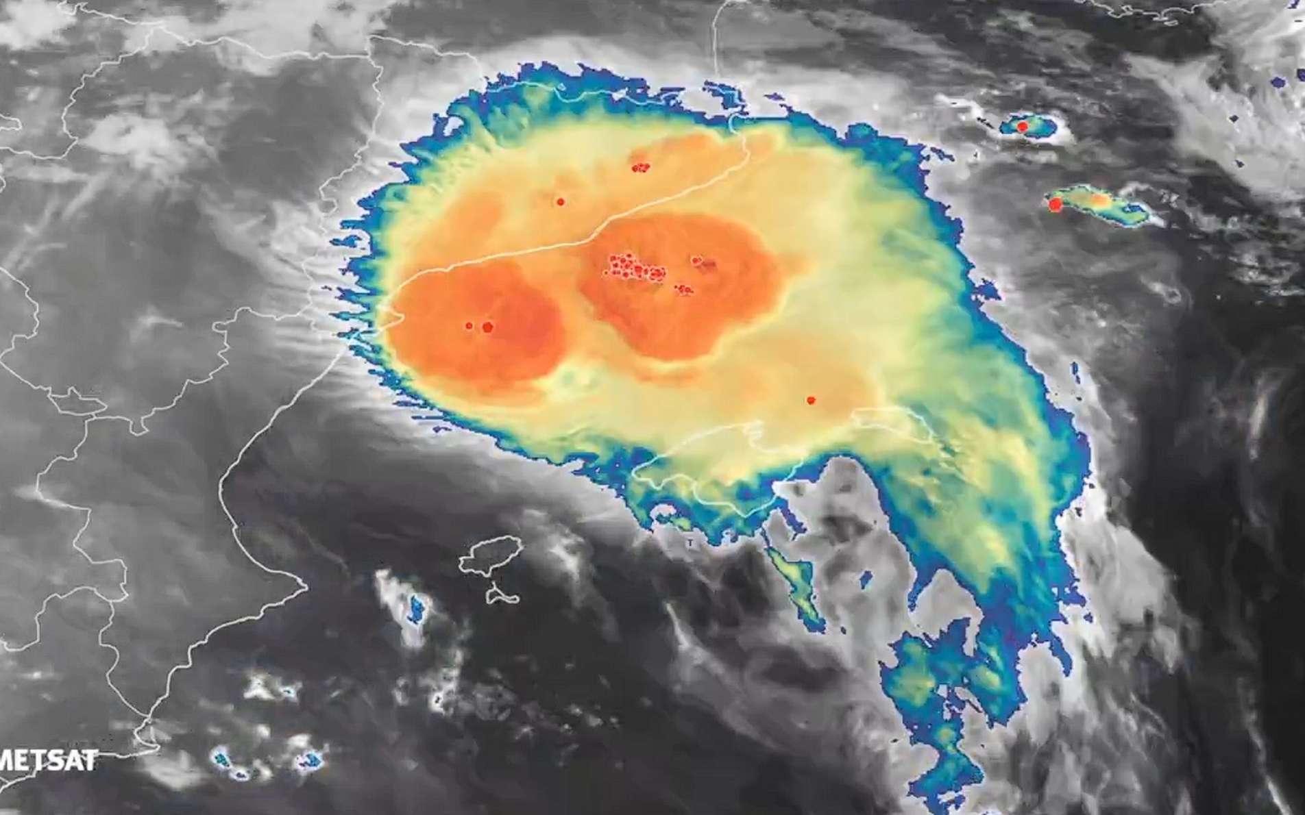 Même les météorologues ont été surpris : une « quasi-tempête tropicale » s'est formée sans prévenir, plusieurs régions sont concernées