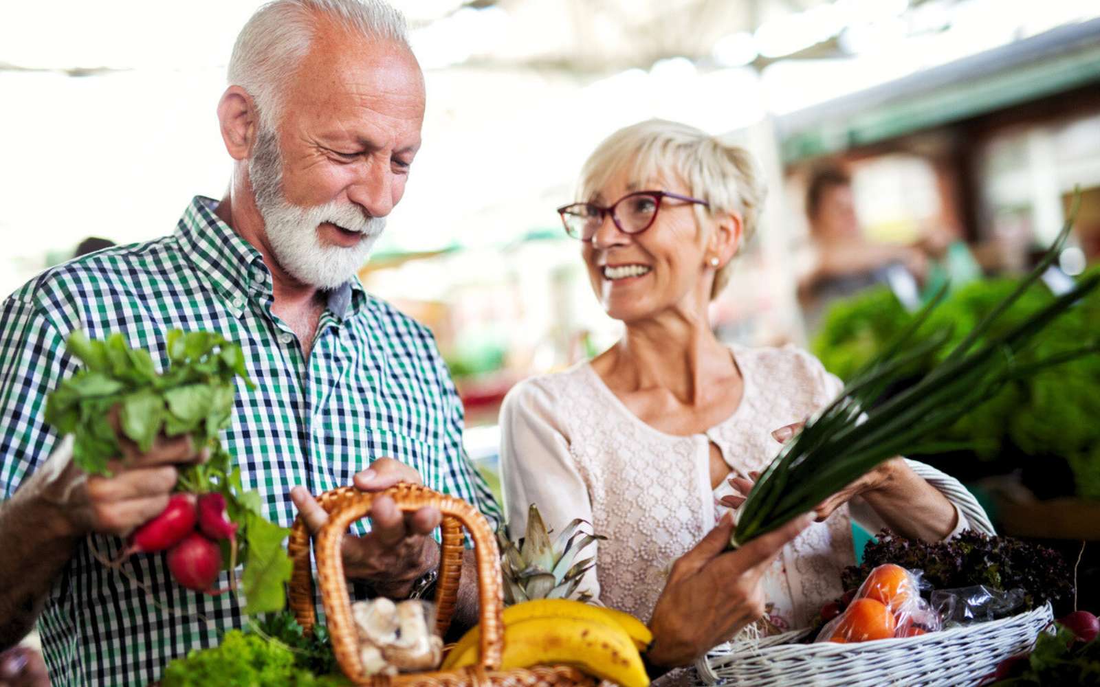 Ce fruit crémeux cache un secret nocturne qui protège aussi vos artères