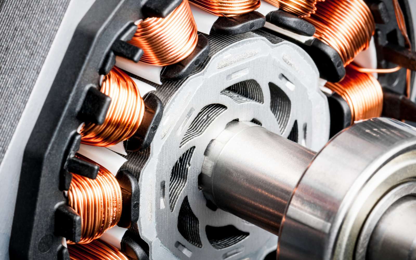 Il pèse 1 000 tonnes et pourrait soulever un porte-avions : voici à quoi va vraiment servir cet aimant géant