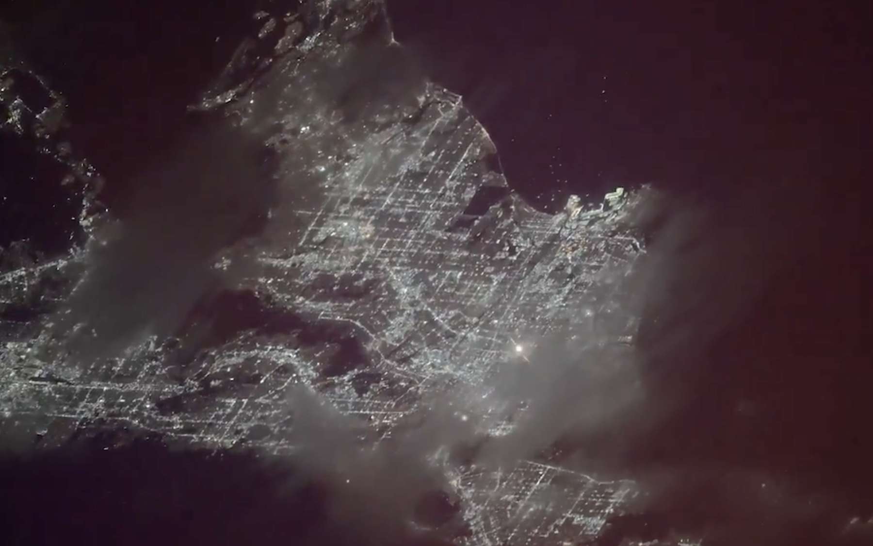 La photo de la semaine : la Nasa filme une pluie de lumières scintillantes sur Los Angeles !