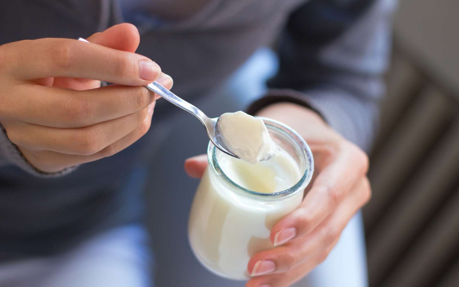 60 Millions de Consommateurs tire la sonnette d'alarme sur ce yaourt que tout le monde croit sain