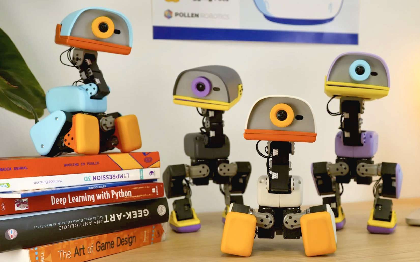 Il voit en 3D, garde l'équilibre et apprend de nouveaux gestes : cet étonnant robot-canard est évolutif et abordable