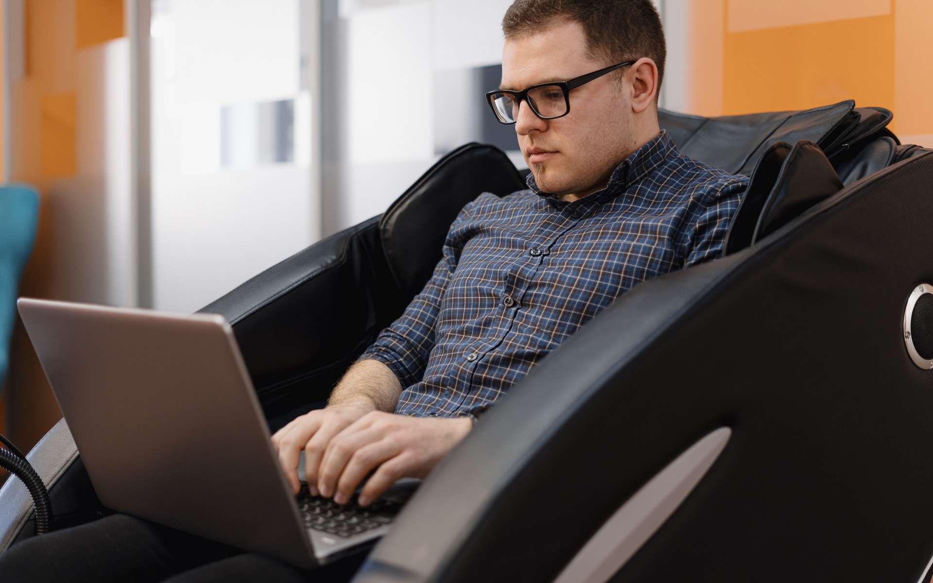 Prixtel 150 Go vs NRJ Mobile 120 Go : 5G à petit prix, qui gagne le match ?