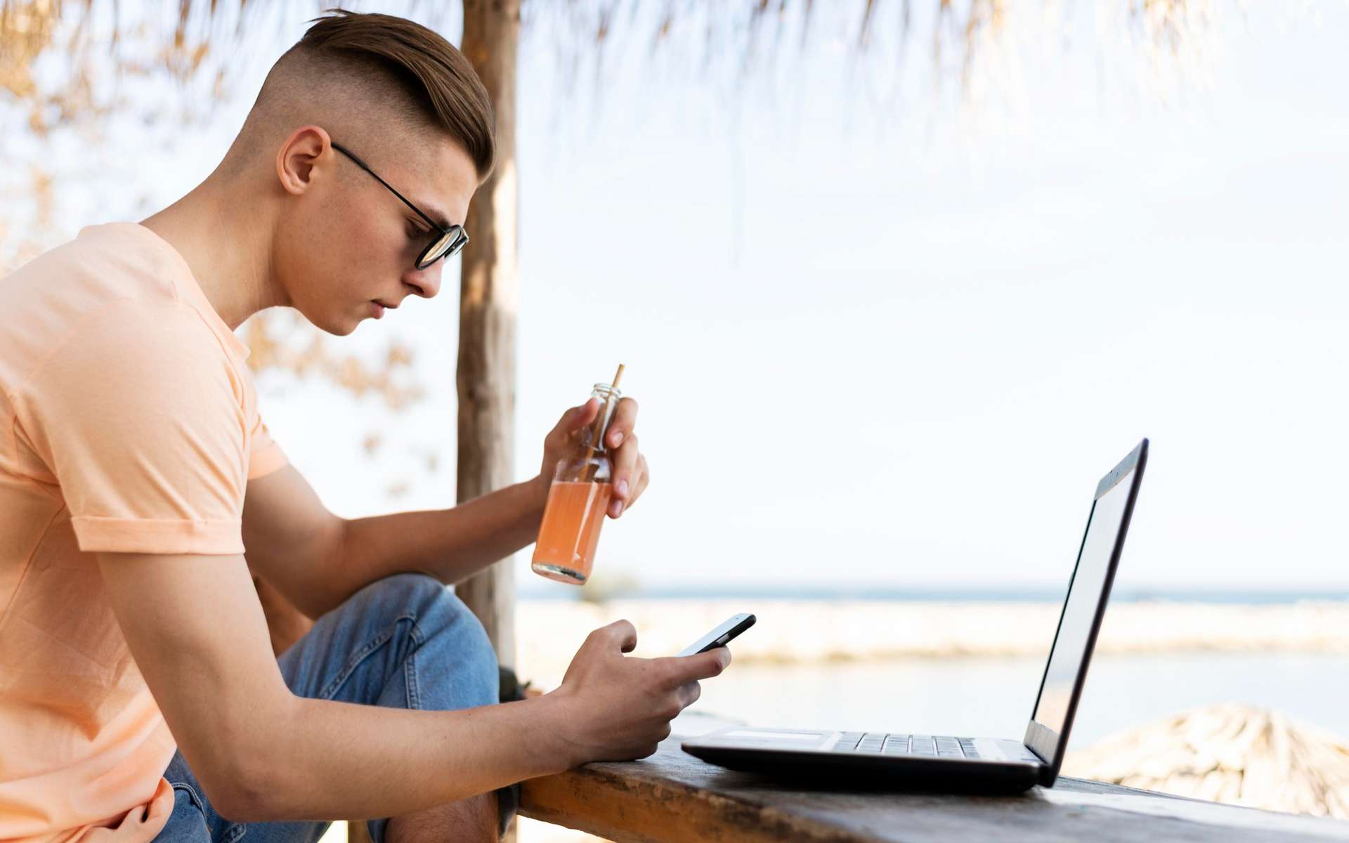 Vacances connectées : ExpressVPN chiffre la navigation quand les appareils passent d'un Wi-Fi à l'autre