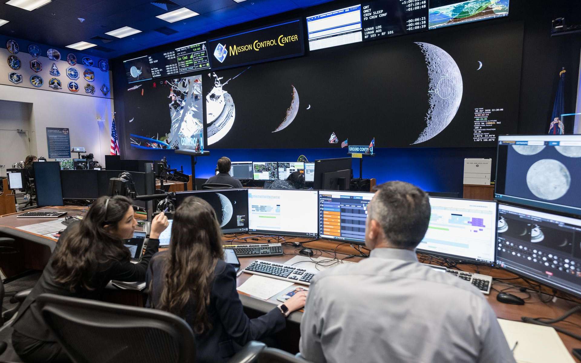 Retour sur la Lune : pourquoi la Nasa joue gros avec SpaceX et Blue Origin