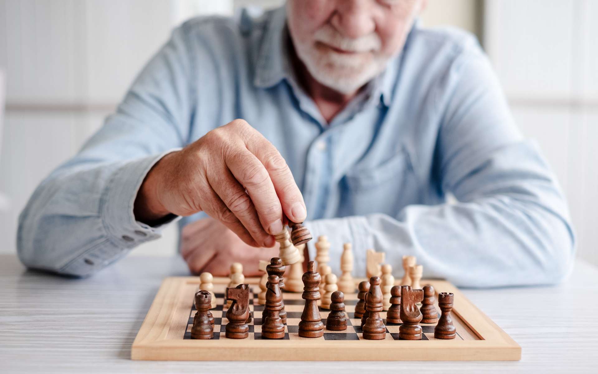 Vous pensez que tout ralentit après 50 ans ? Voici ce que votre cerveau est réellement en train de faire