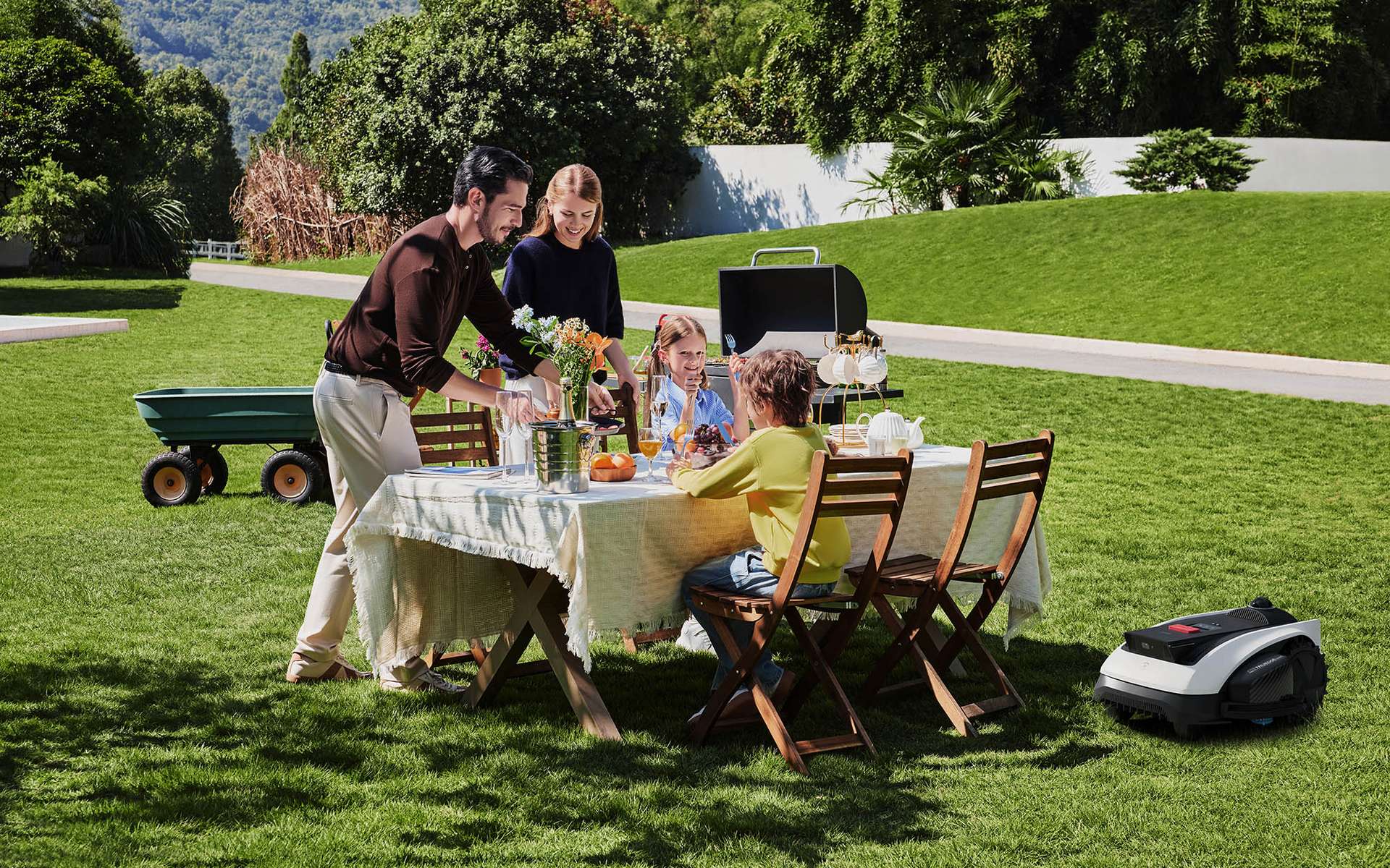 Ecovacs met sur le marché une nouvelle gamme de robots qui révolutionnent l'entretien des pelouses et le lavage des vitres