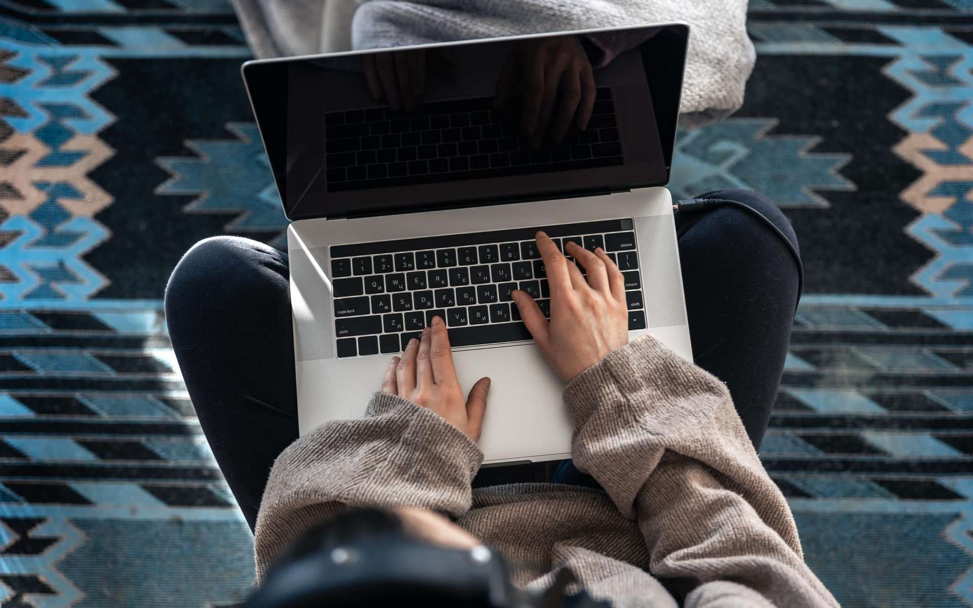 VPN pour ordinateur portable : NordVPN, CyberGhost, Surfshark ou ExpressVPN, lequel choisir en déplacement ?