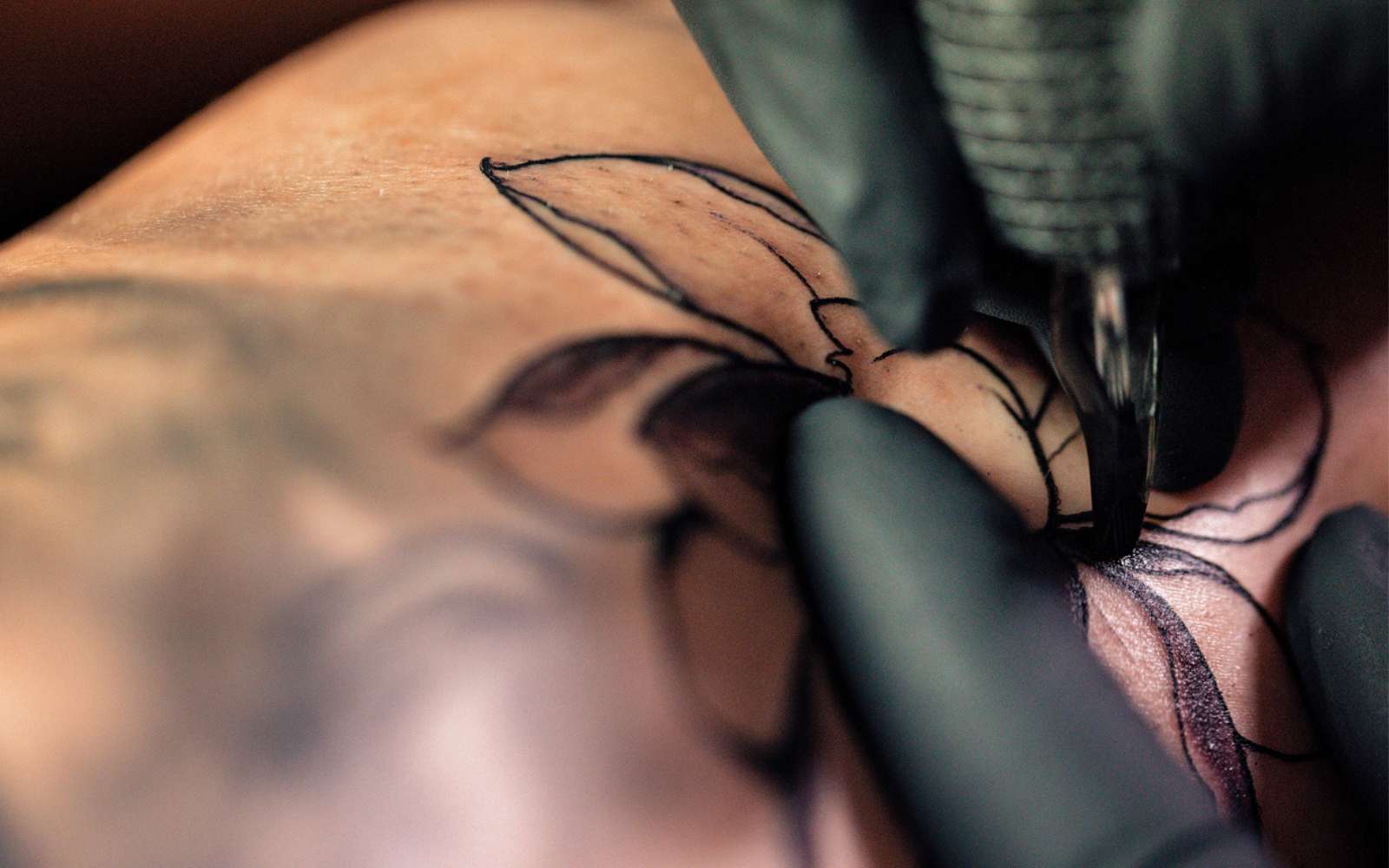 Tatouages et cancer : les chercheurs observent un signal inquiétant chez les grandes surfaces tatouées