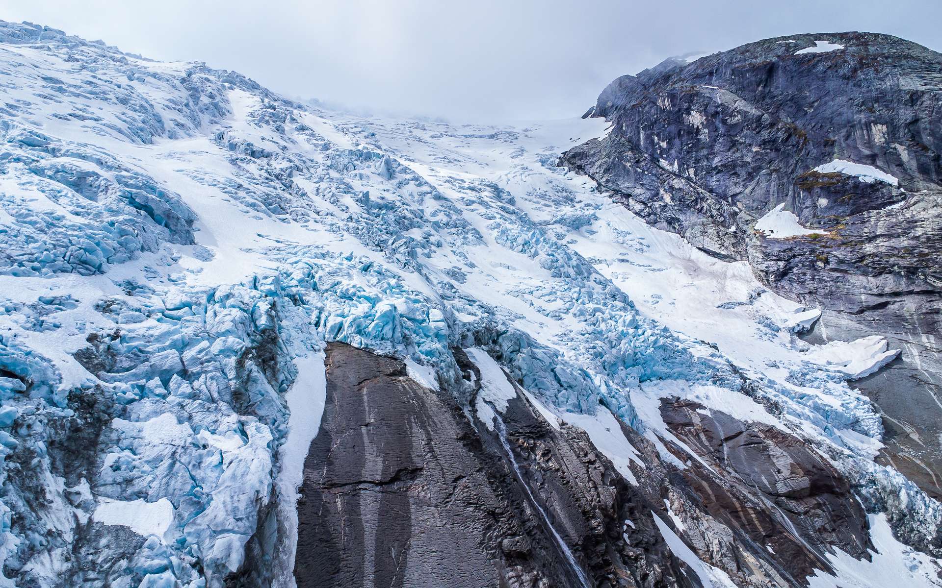 Nous savons maintenant combien de glaciers il va rester dans le futur et cela présage d'une crise sans précédent