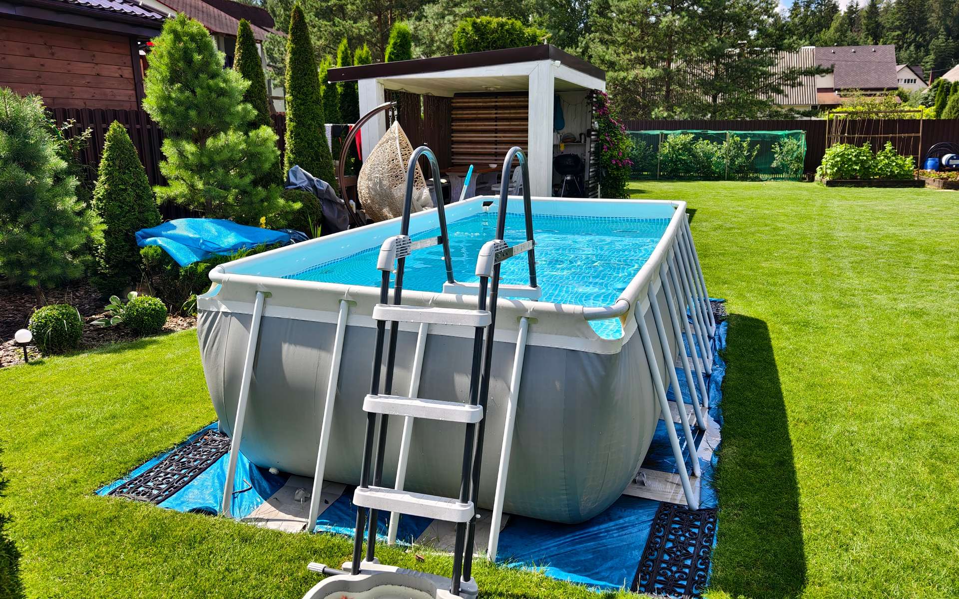 Les meilleures piscines hors-sol Intex pour petit jardin