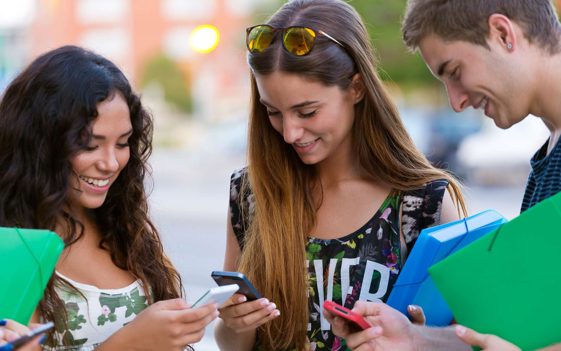 World Youth Skills Day : La Poste Mobile accompagne les jeunes qui apprennent, postulent et créent depuis leur smartphone