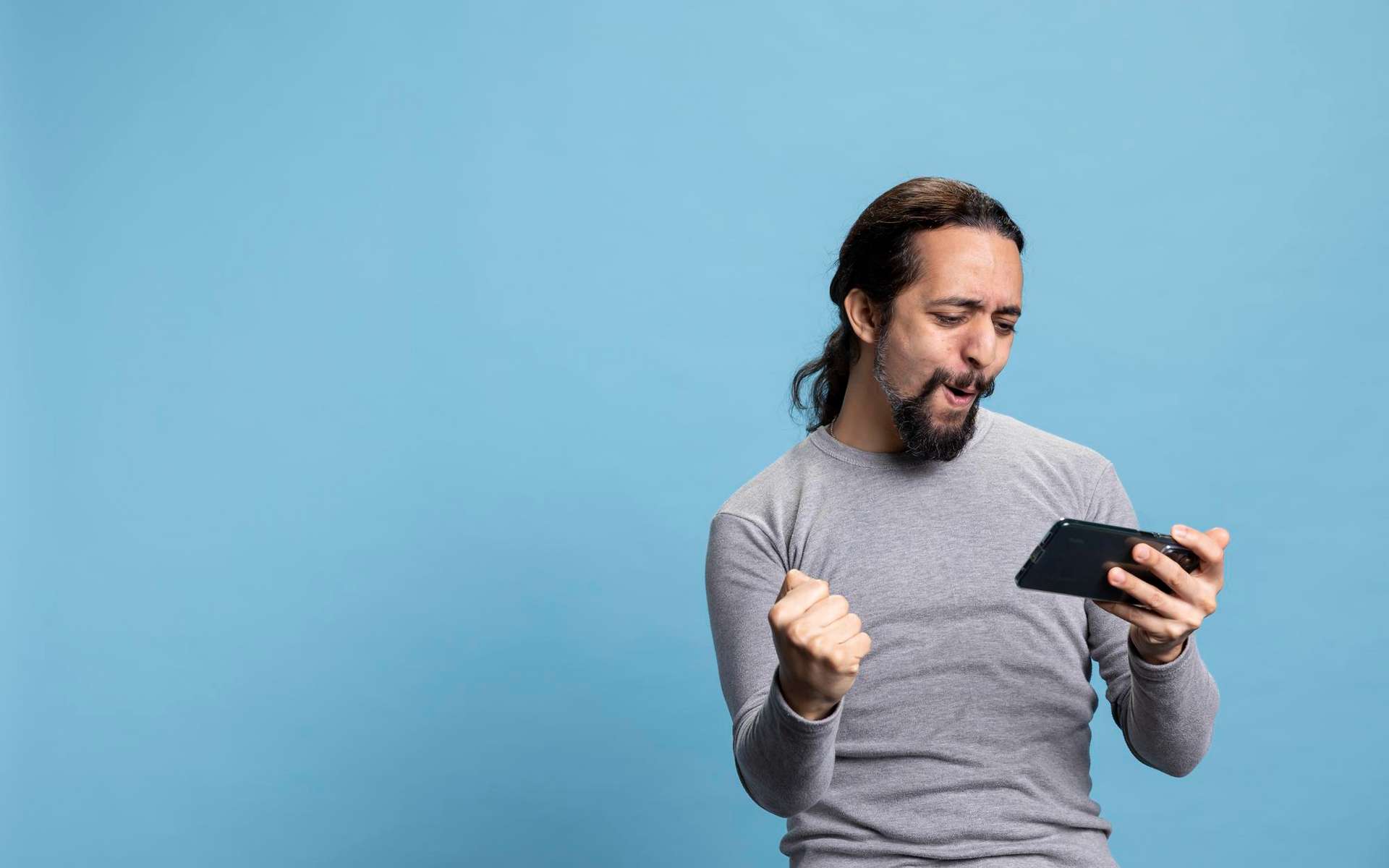 Free Mobile vs RED by SFR : quel forfait 150 Go 5G choisir ?