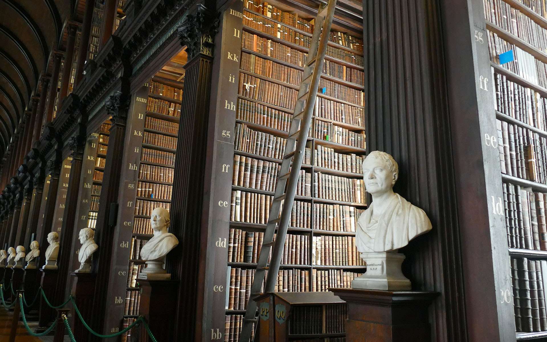 À Dublin, cette bibliothèque spectaculaire compte parmi les plus belles du monde