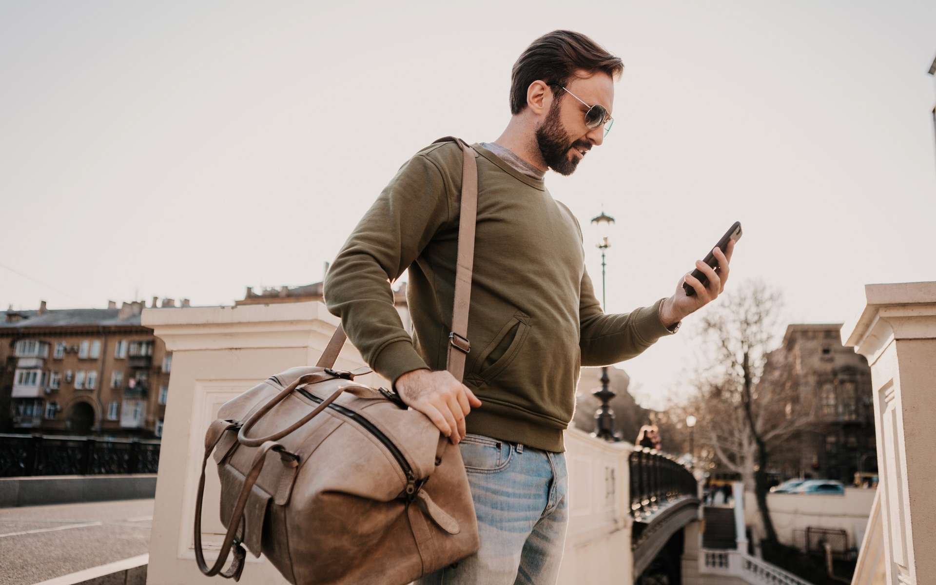 Holafly eSIM vs Ubigi eSIM : data illimitée ou forfait flexible ?