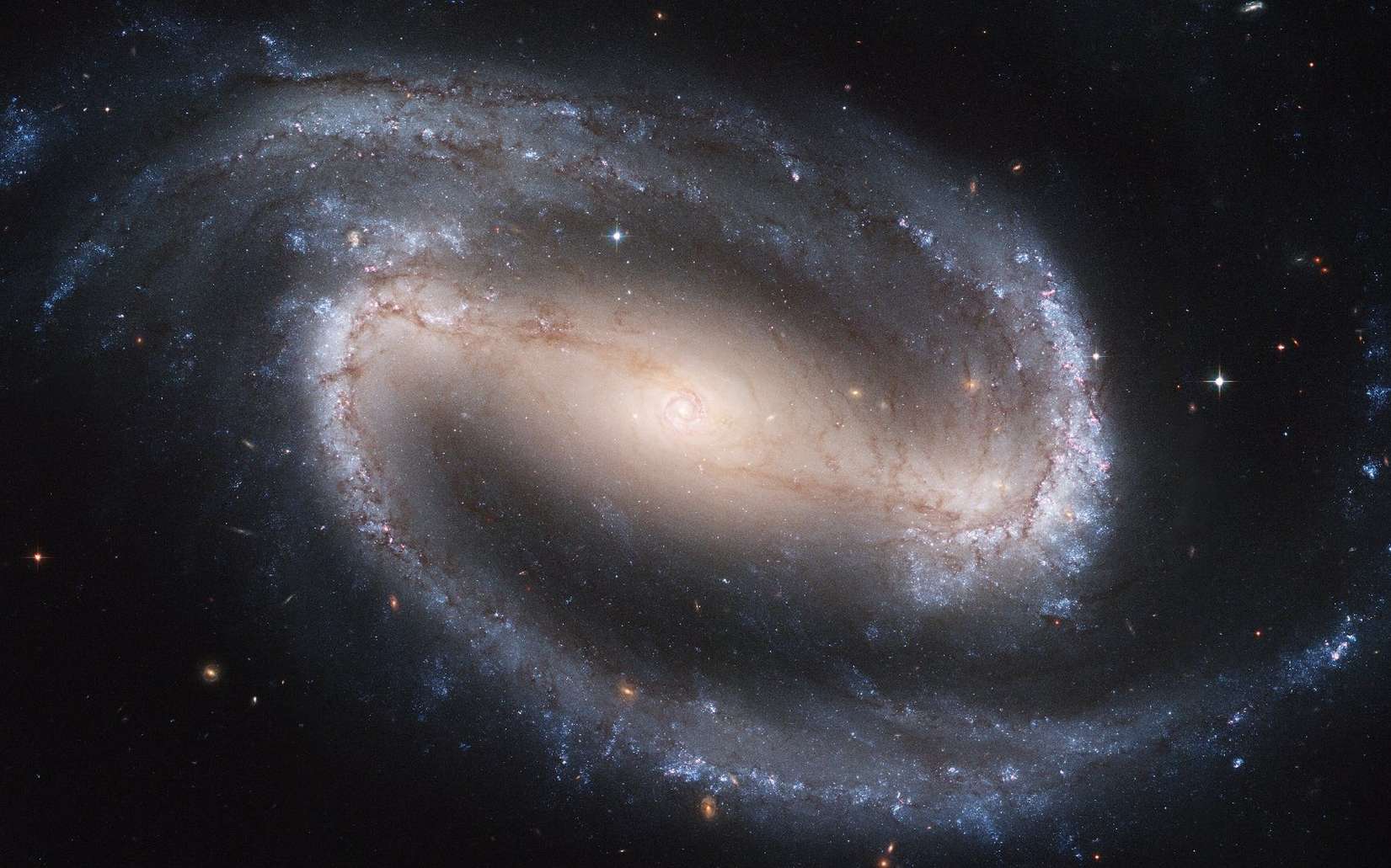 Une lointaine galaxie spirale barrée découverte par le James-Webb remet-elle en cause la cosmologie ?