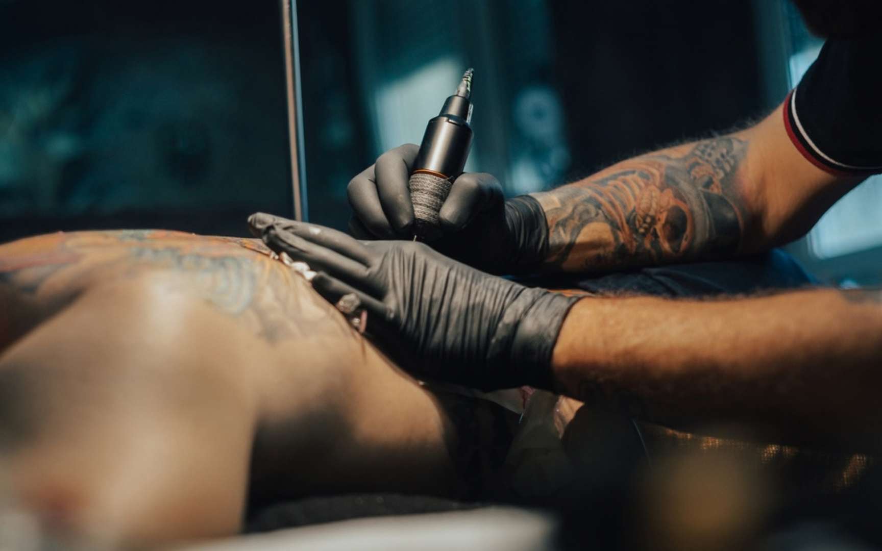 Attention à votre santé, des métaux lourds se cachent dans l'encre de vos tatouages