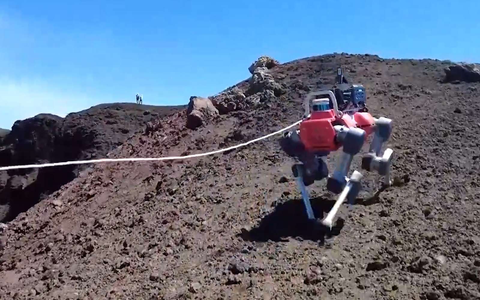 Il grimpe sur l’Etna pour « sentir » le danger : ce que révèle ce robot-chien aux chercheurs