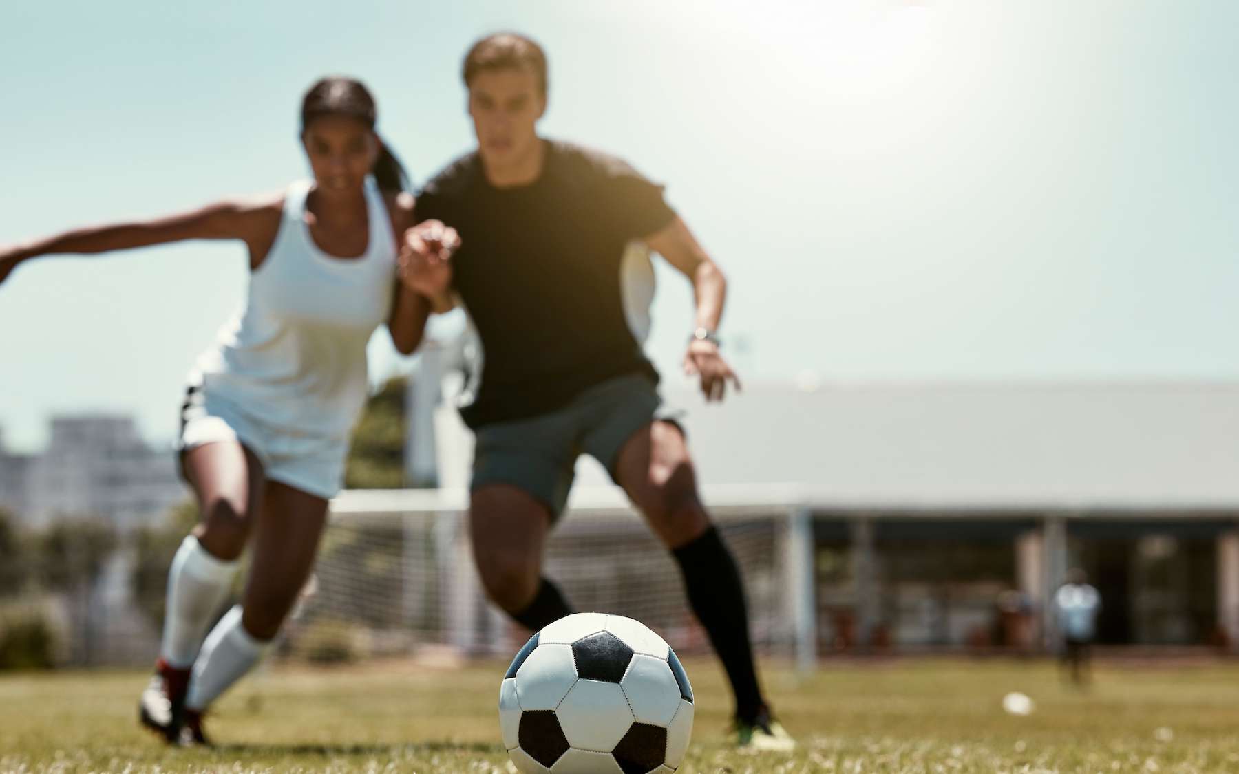 « C'est horrible ce qu'elles endurent » : ils ont testé le football féminin en conditions réelles et... n'ont pas tenu le choc !