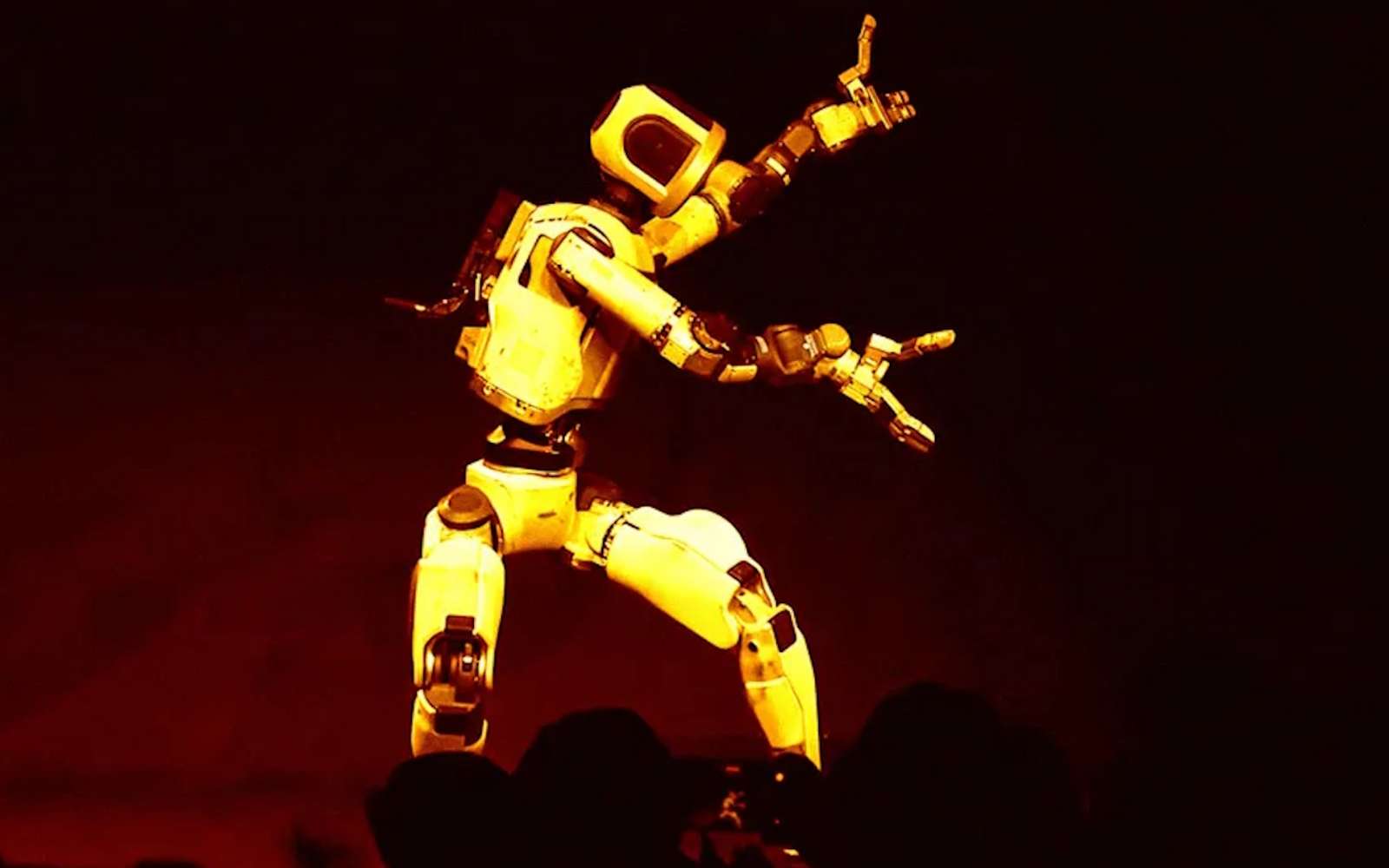 Au CES, ce robot humanoïde défie l’anatomie humaine… et ça met mal à l’aise : on se croirait dans L’exorciste !