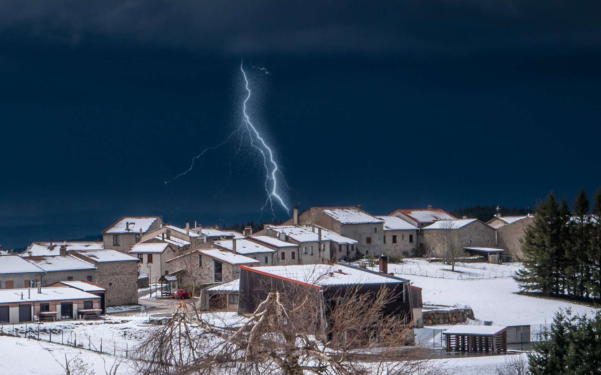 Des orages de neige ont éclaté dans le nord de la France et c'est rarissime