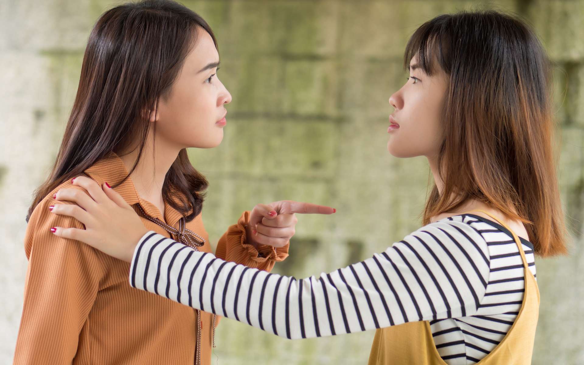 Patient bizarre : après une dispute avec sa soeur, elle sent que quelque chose est resté coincé dans son nez !