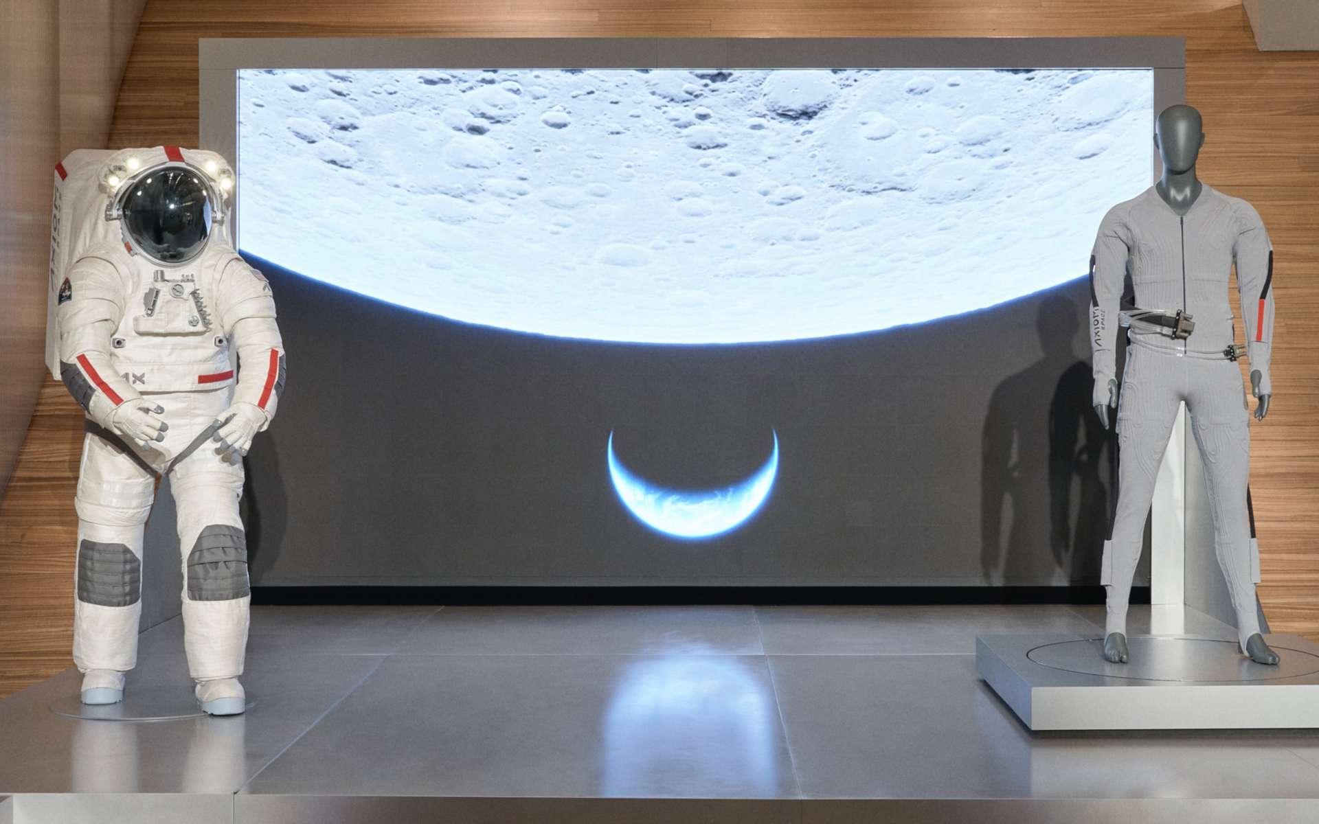 La Nasa s'habille en Prada : la maison de luxe crée le sous-vêtement des futurs astronautes d'Artemis