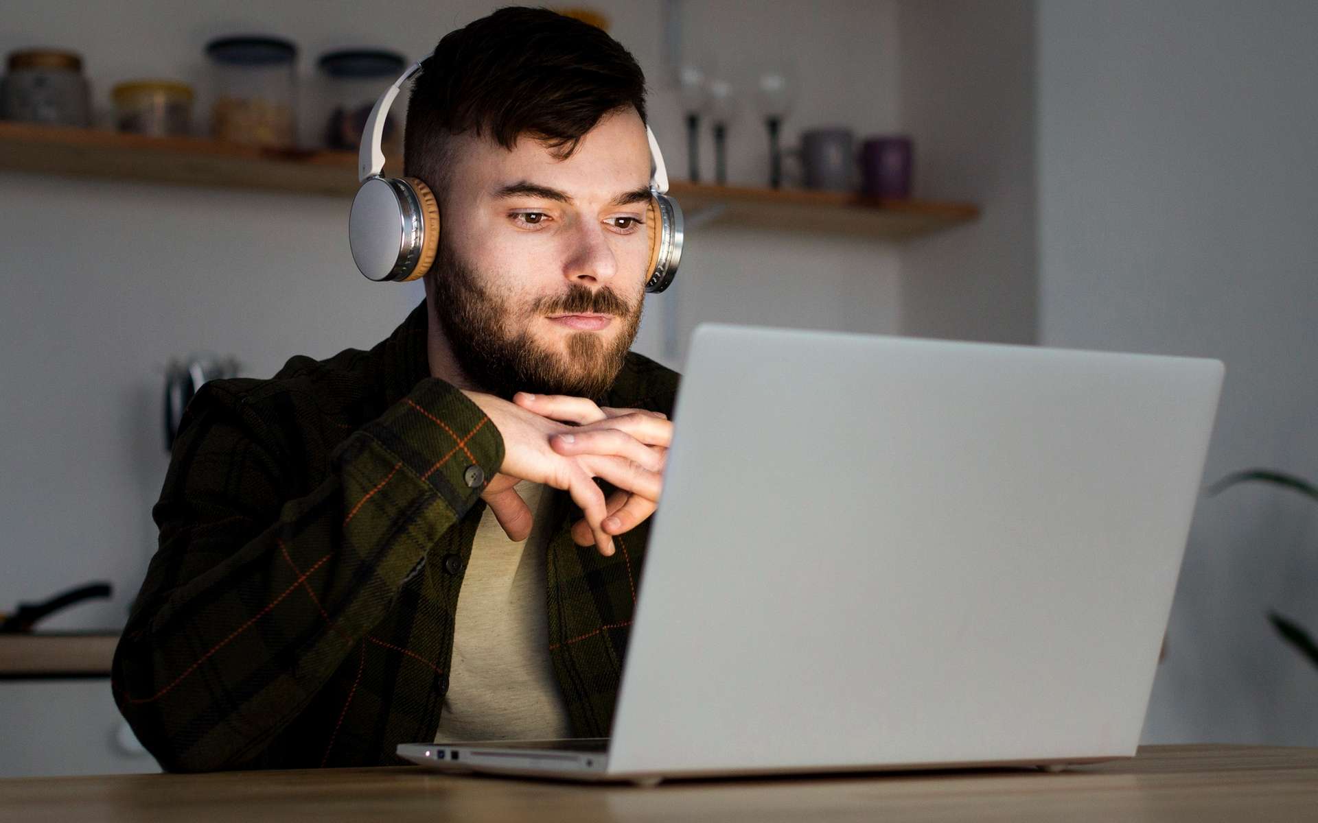 Streaming : CyberGhost est-il fiable pour regarder des contenus étrangers en 2026 ?