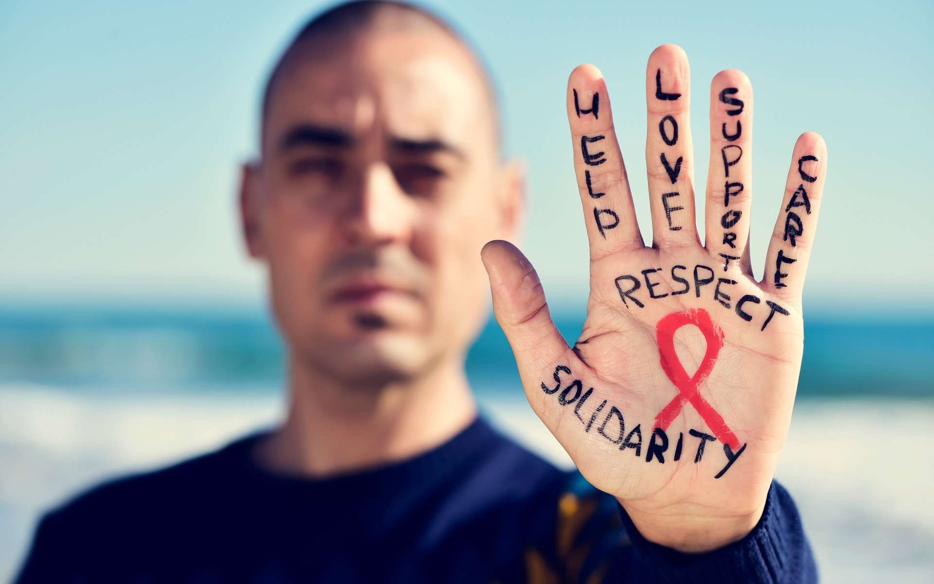 VIH : voici les mythes tenaces qui expliquent pourquoi la sérophobie explose chez les jeunes