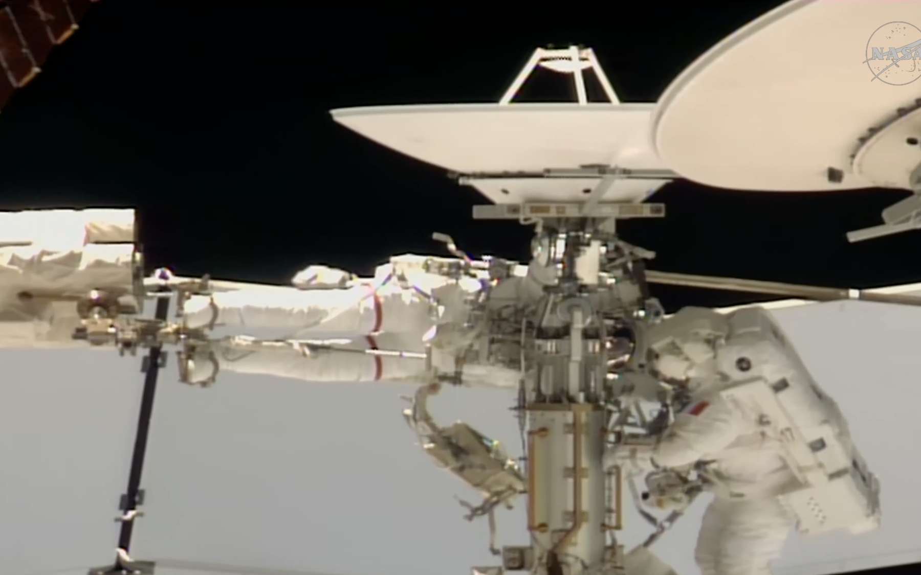 Sophie Adenot, première Française dans le vide spatial : les images d’une mission sous tension