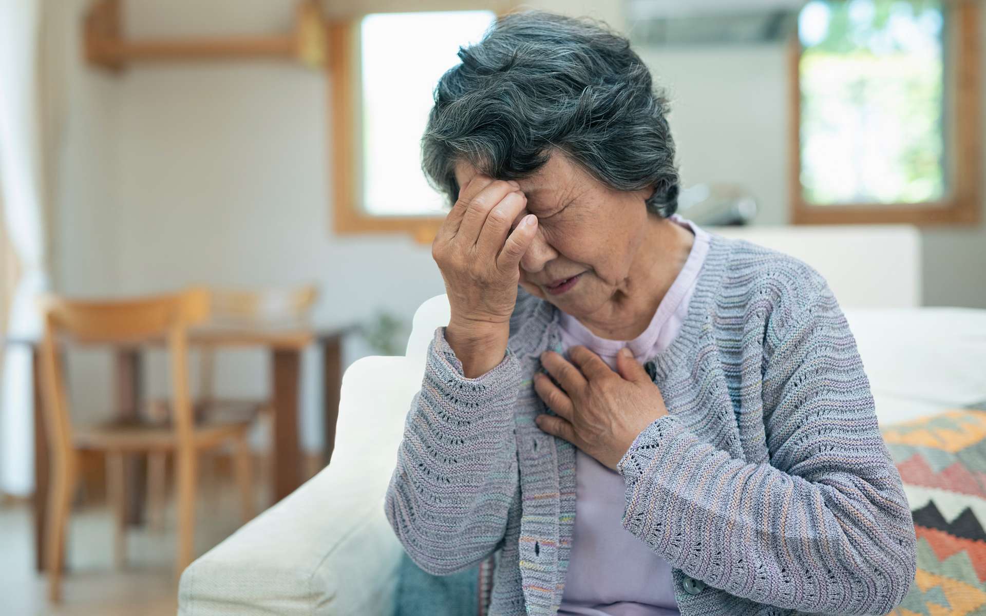 Patient bizarre : victime de violents maux de tête pendant 60 ans, ce qu'elle avait dans le cerveau aurait dû la tuer