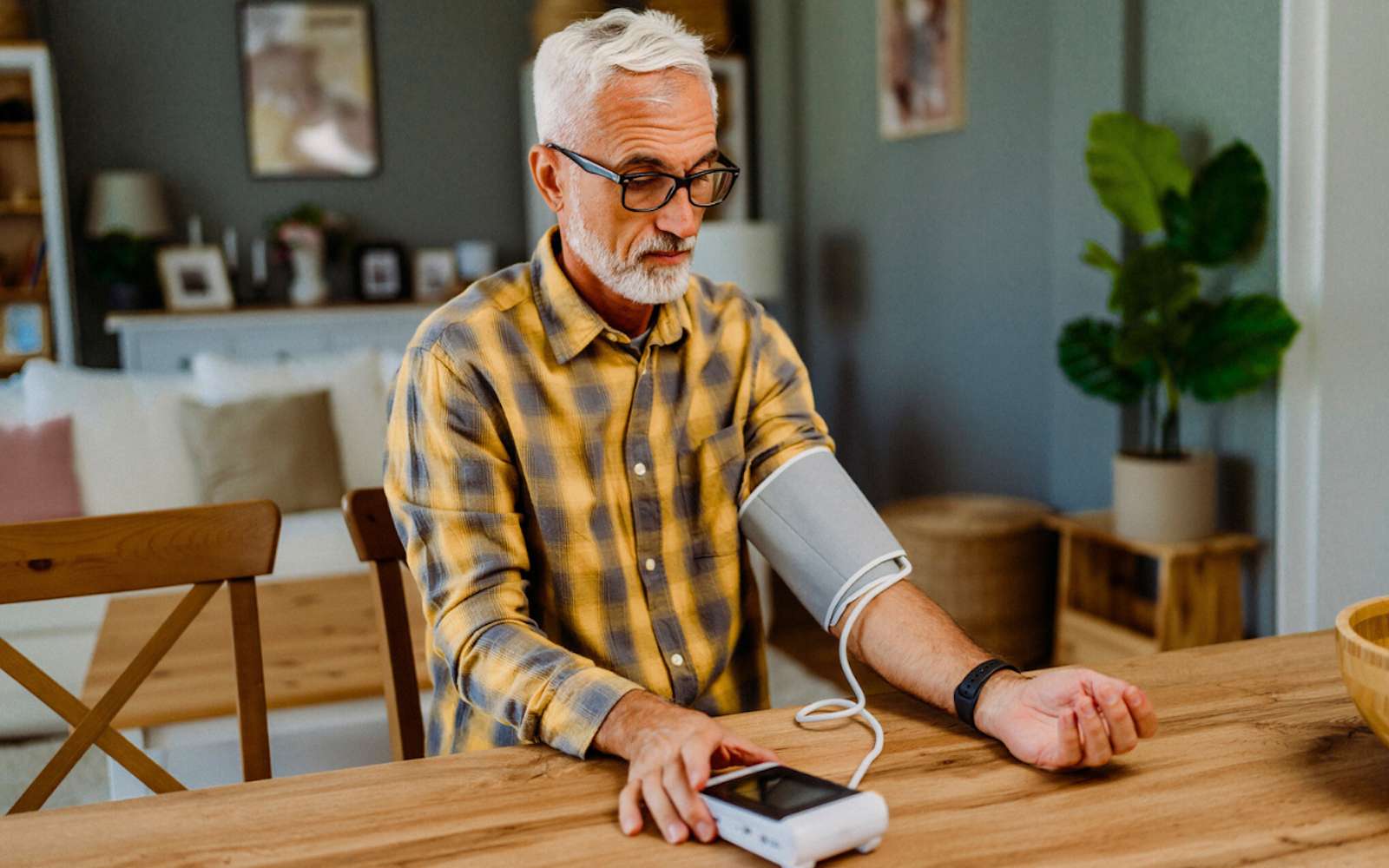 Votre tension pourrait décider de votre mémoire : les chercheurs dévoilent un lien inattendu