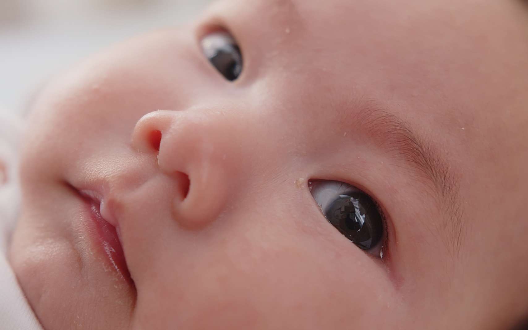 Patient bizarre : les yeux marron de ce bébé deviennent bleus après la prise d'un médicament