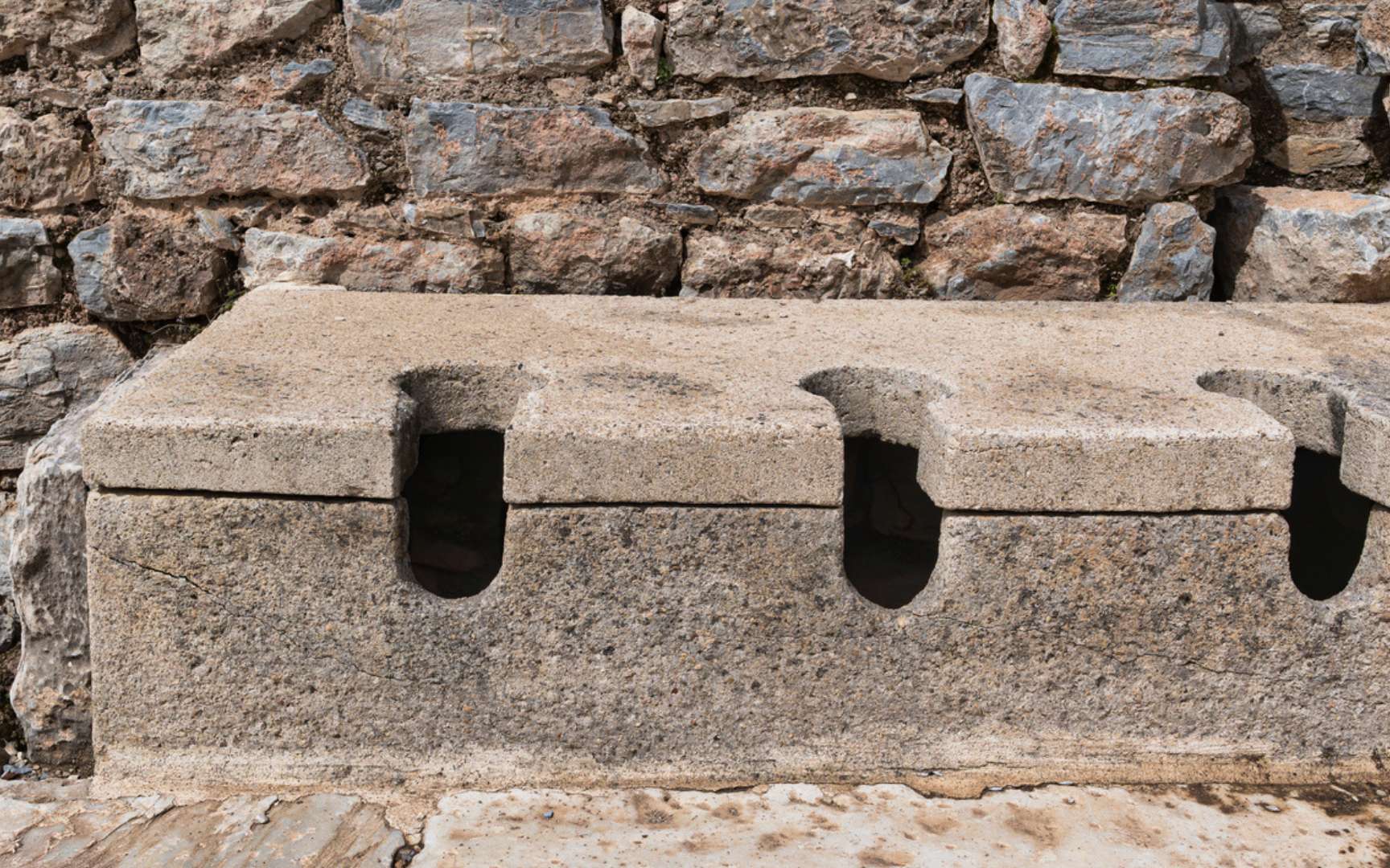Voici la stupéfiante découverte faite par des chercheurs dans des latrines romaines vieilles de 1 800 ans