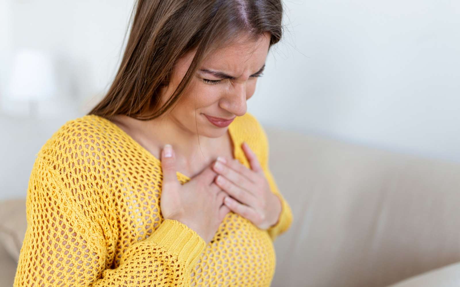 Crise cardiaque chez les femmes : ce détail invisible que les médecins ratent encore