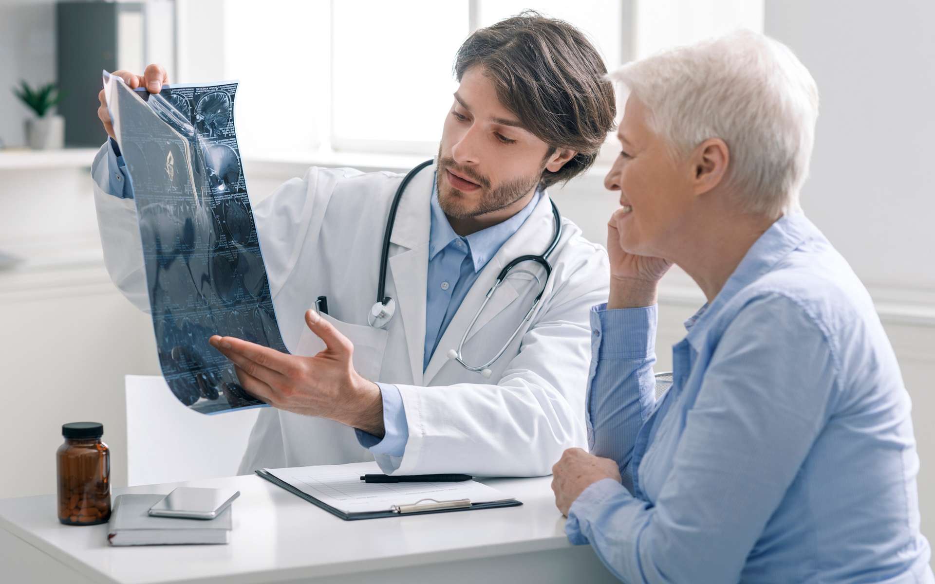 Alzheimer : cette IA repère dans les dossiers ce que les médecins voient parfois trop tard