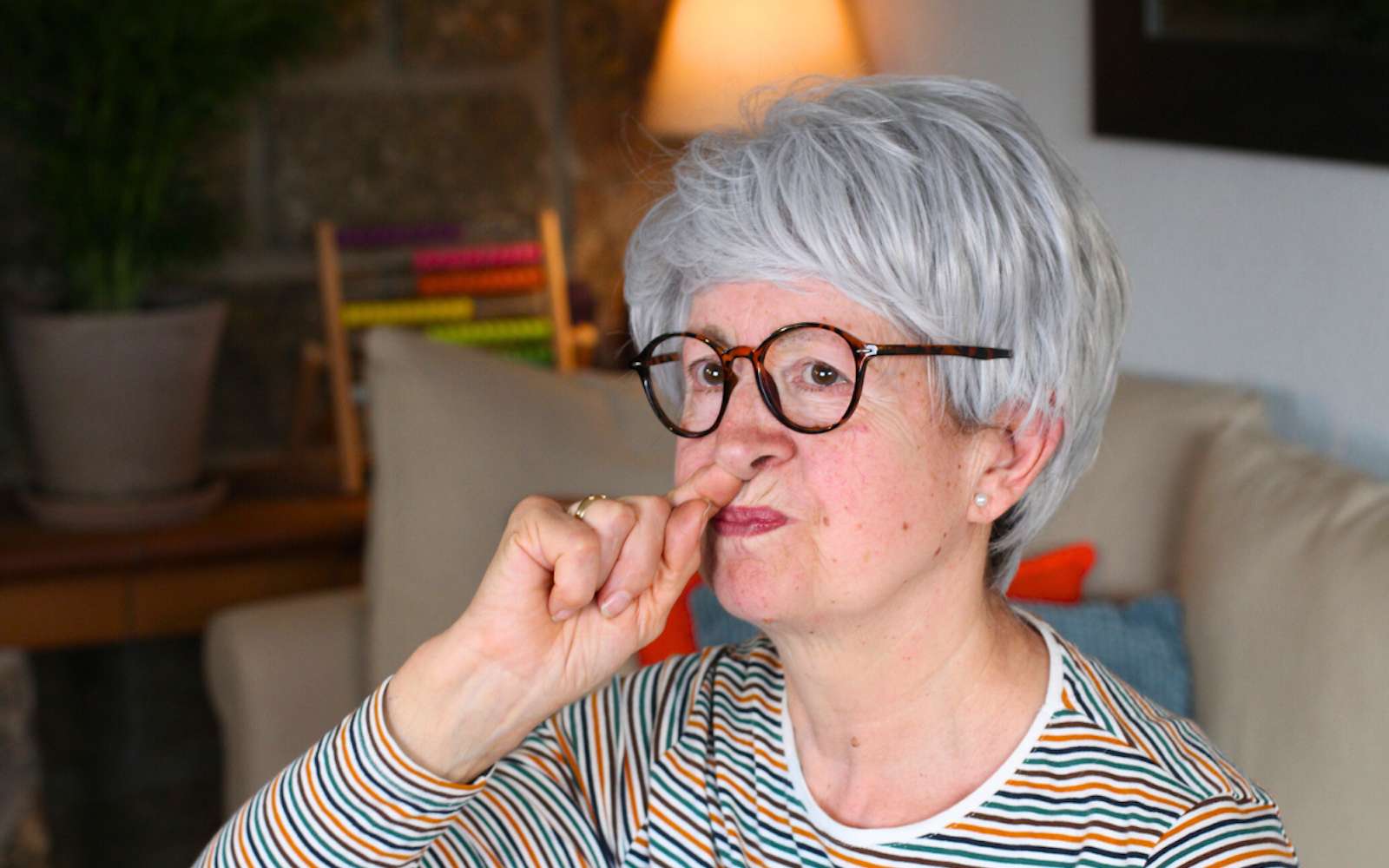 Des chercheurs alertent : ce geste anodin pourrait favoriser la démence