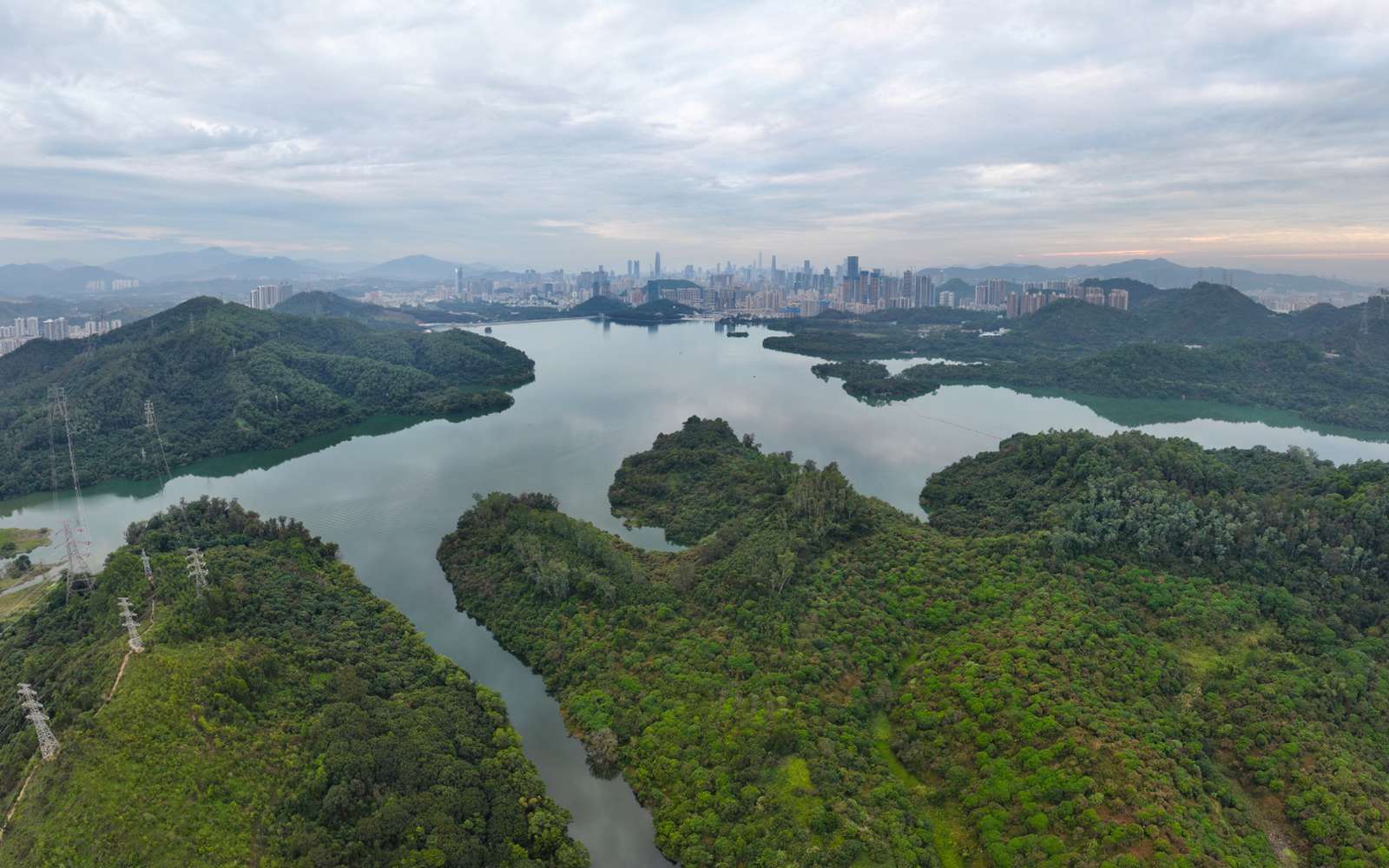 Une promenade hors du temps : en Chine, ce musée qui se fond dans la nature nous fait traverser l’histoire de la Terre