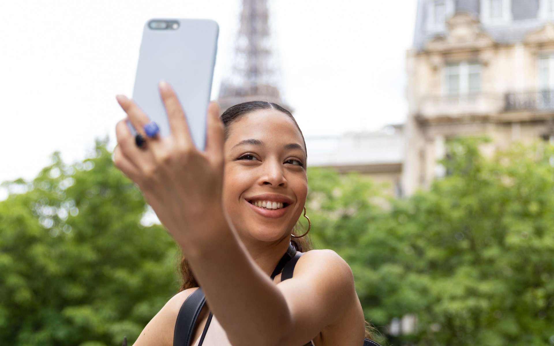 Holafly vs Airalo : quelle eSIM est la plus simple pour un premier voyage ?