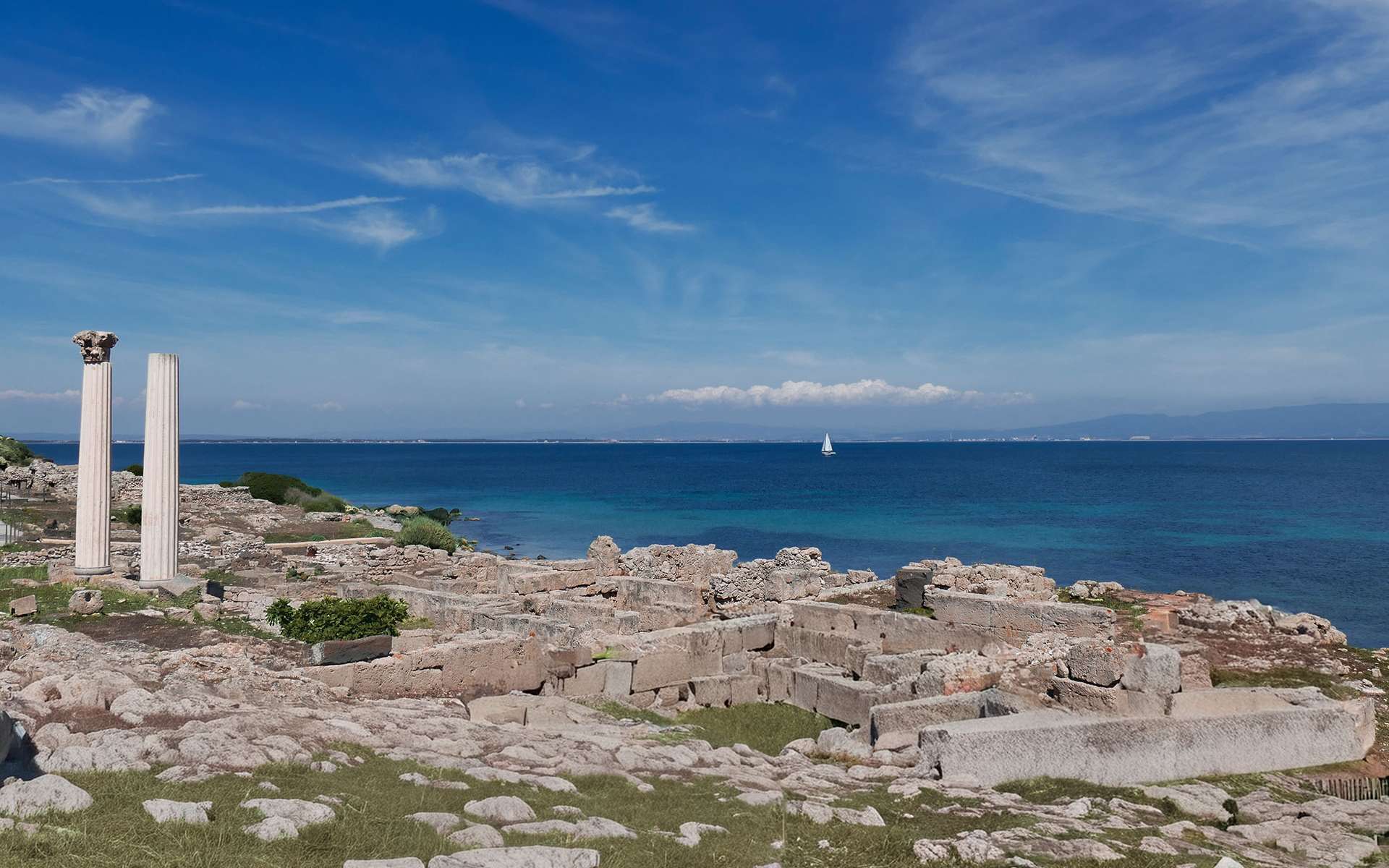 Tharros : les spectaculaires ruines romaines qui dominent la mer en Sardaigne